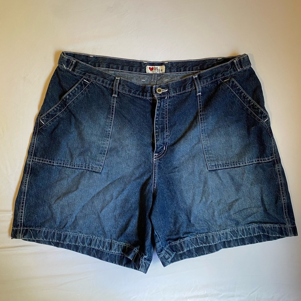 Vintage Luxe Utility Denim Shorts - Timeless Indigo Wash
